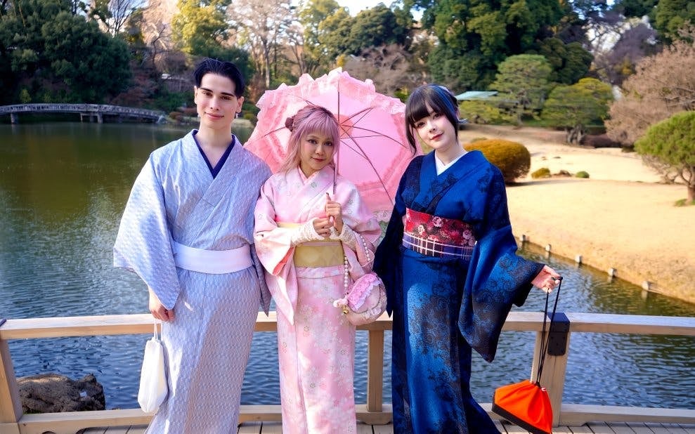 Tokyo: Kimono Rental at Rakuu-tei inside Shinjuku Gyoen National Garden Image 11