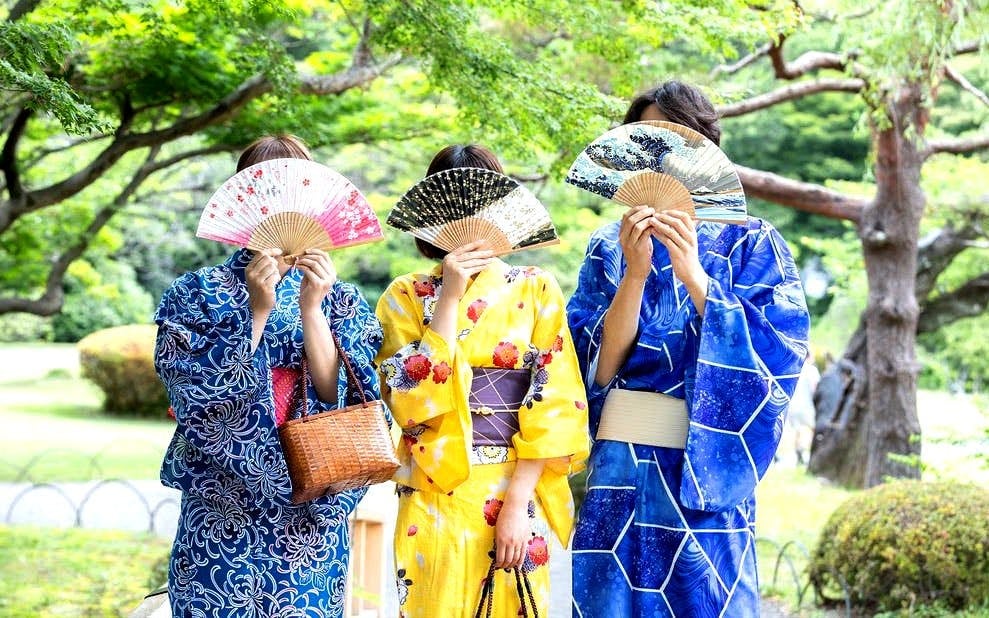 Tokyo: Kimono Rental at Rakuu-tei inside Shinjuku Gyoen National Garden Image 10