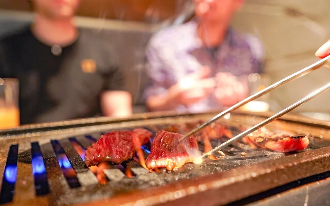 Tokyo Omakase Sushi and A5 Wagyu Food Tour in Shinjuku Image 3