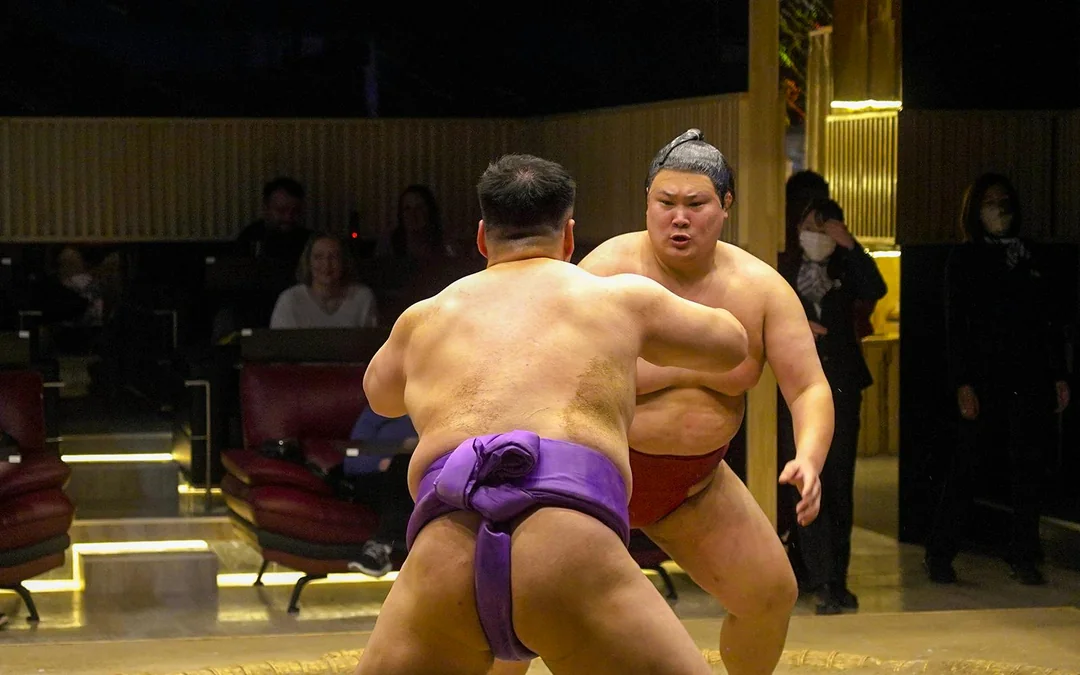Tokyo: Premium Sumo Show with Wagyu Dinner, Unlimited Drinks & Geisha Dance in Asakusa Image 9