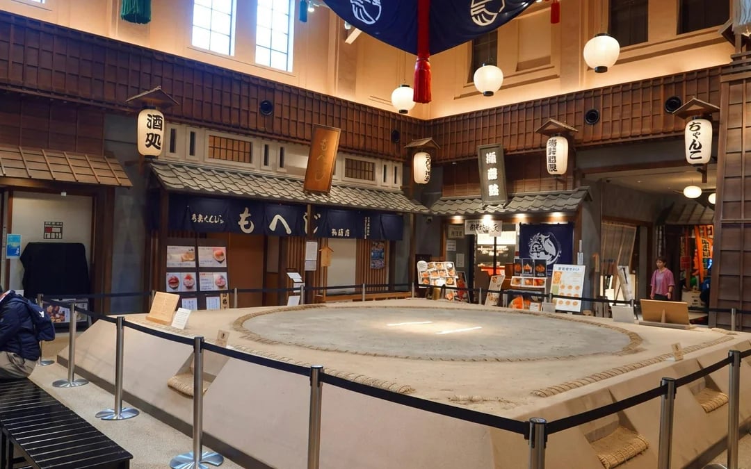 Tokyo Ryogoku Sumo Morning Practice + Photo Shoot with Wrestlers Image 4