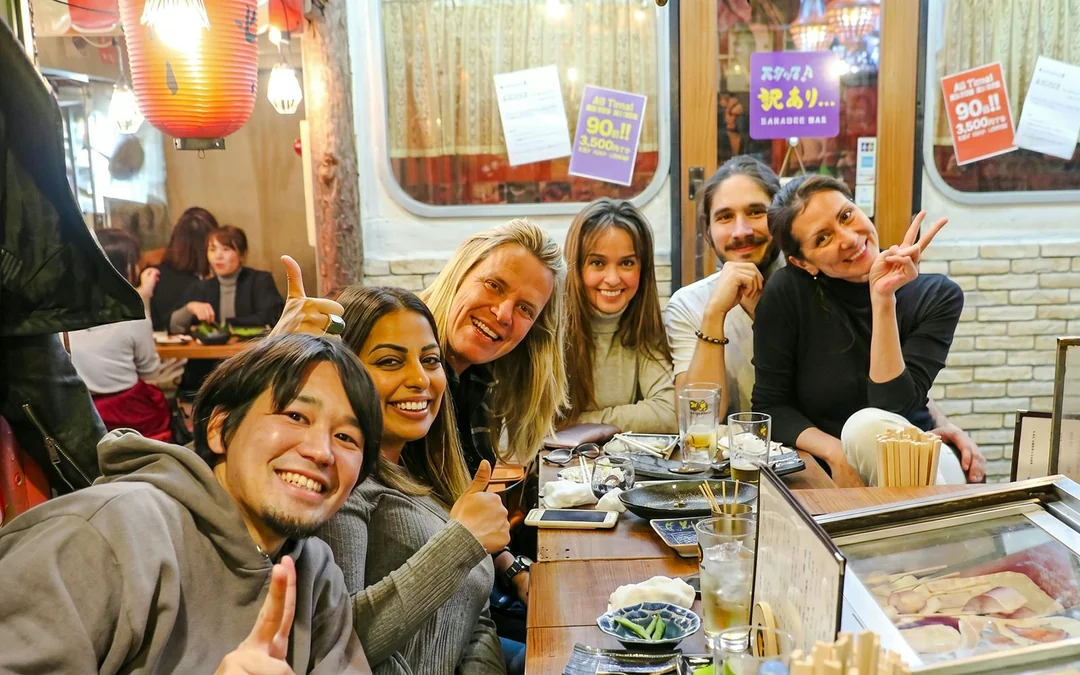 Tokyo: Shinjuku Bar Hopping Tour with All-You-Can-Drink and Dinner Image 11
