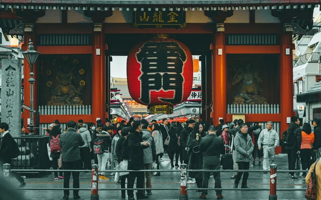 Tokyo Shitamachi Heritage Walking Tour Featuring Tsukiji and Asakusa Artisan Culture Image 2