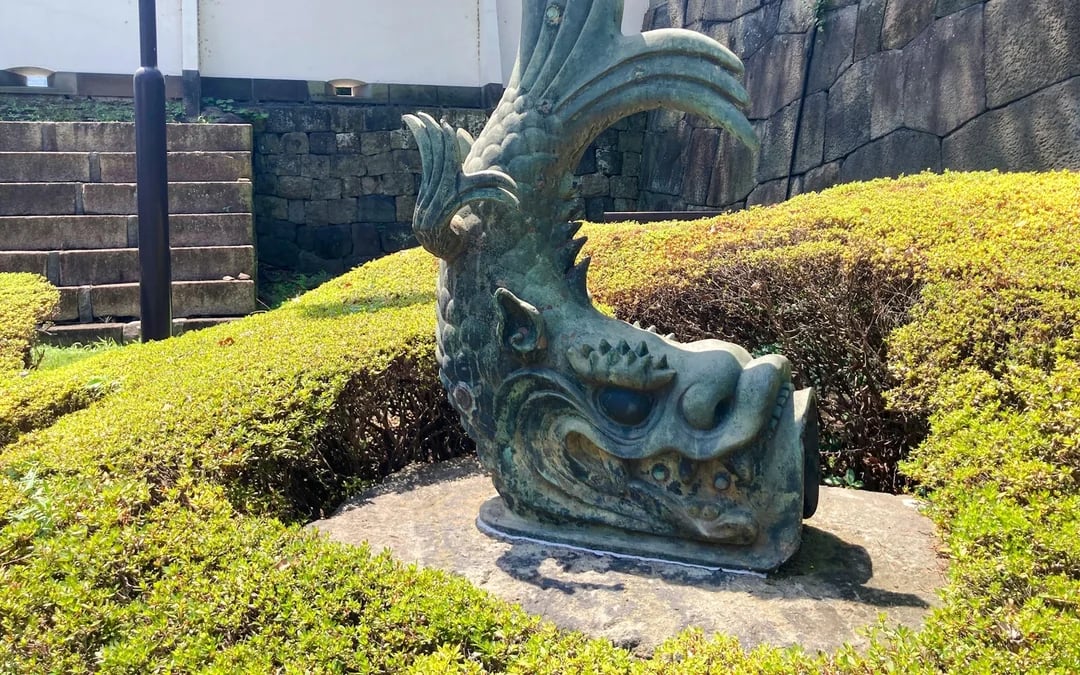 Tokyo Small-Group Walking Tour of Imperial Palace East Gardens Image 4