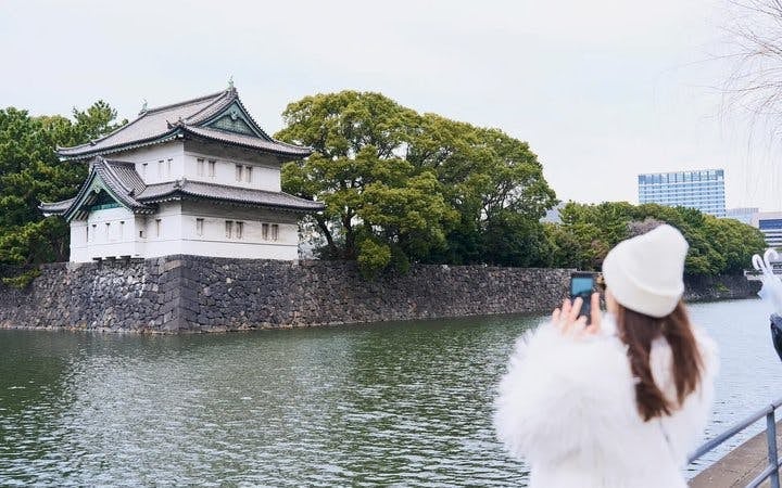 Tokyo Station & Imperial Palace Outer Grounds Guided Introduction with Self-Guide Booklet Image 10