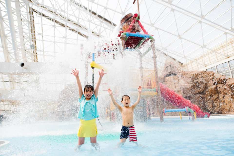 Tokyo Summerland: 1-Day Pass (Indoor Pool + Amusement Park) | Japan