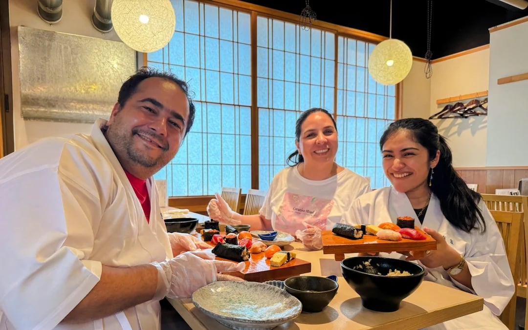 Tokyo Sushi-Making Cooking Class at a Tuna Dealer's Shop in Shibuya Image 1