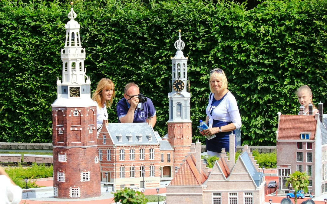 Tootbus: Brussels Hop-on Hop-off Bus Tour + Mini Europe Tickets Image 4