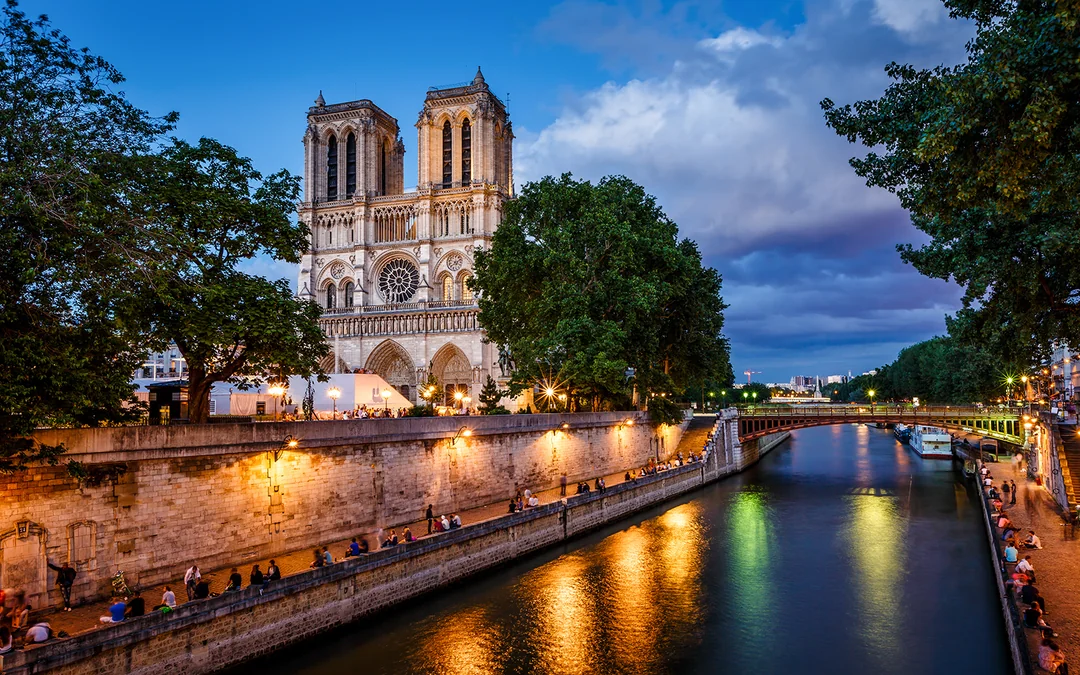 Tootbus: Paris Night Bus Tour Image 4