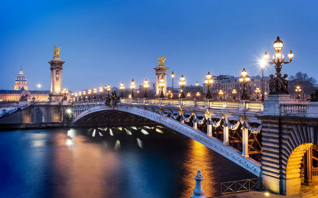 Tootbus: Paris Night Bus Tour Image 5