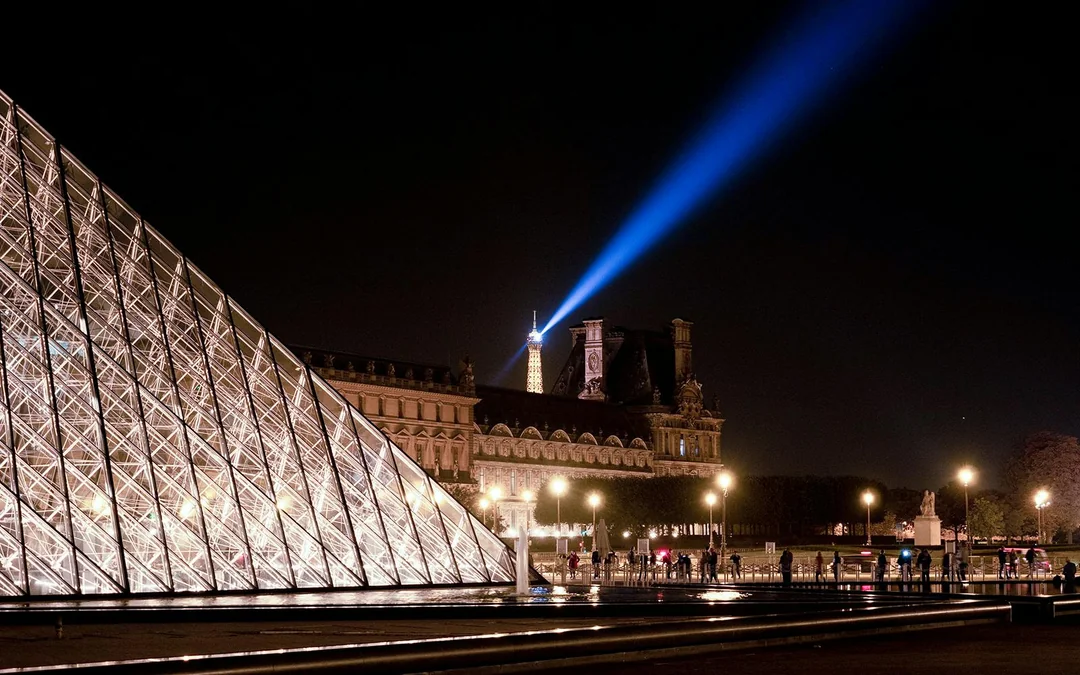 Tootbus: Paris Night Bus Tour Image 7