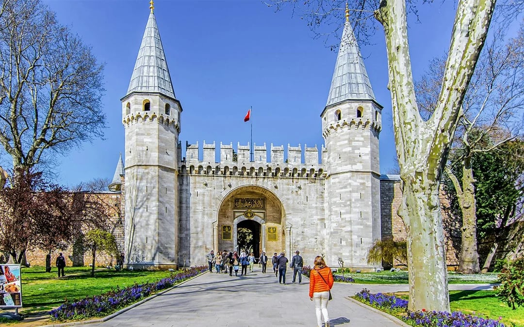 Topkapi Palace & Harem Small-Group Guided Tour with Fast-Track Entry Image 1