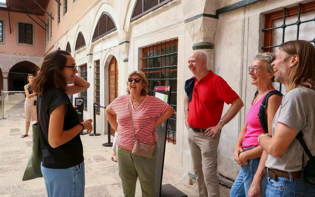 Topkapi Palace & Harem Small-Group Guided Tour with Fast-Track Entry Image 11