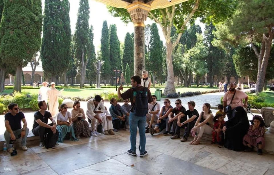 Topkapi Palace Fast Track Ticket, Highlights Tour and Audio Guide