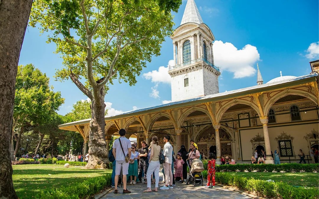 Topkapi Palace Skip-the-Line Tickets with Audio Guide Image 7
