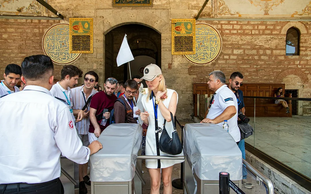 Topkapi Palace Skip-the-Line Tickets with Audio Guide Image 6