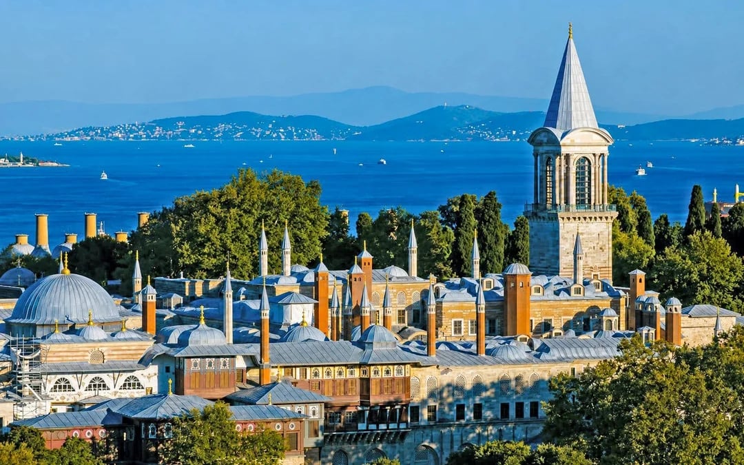 Topkapi Palace with Harem, Hagia Sophia & Blue Mosque Guided Tour Image 1