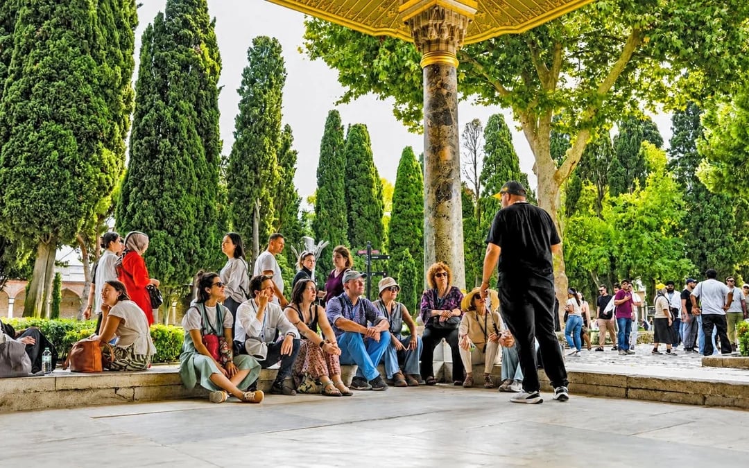 Topkapi Palace with Harem, Hagia Sophia & Blue Mosque Guided Tour Image 2