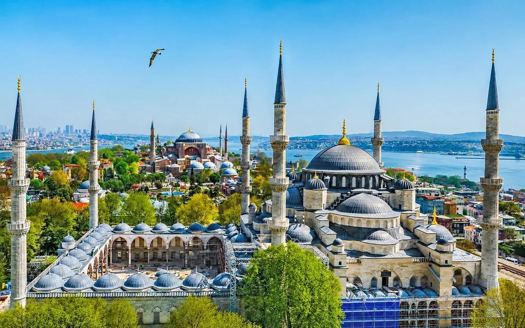 Topkapi Palace with Harem, Hagia Sophia & Blue Mosque Guided Tour Image 10