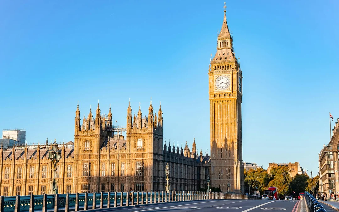 Topview: London Hop-on Hop-off Bus Tour with Optional Thames Cruise Image 8