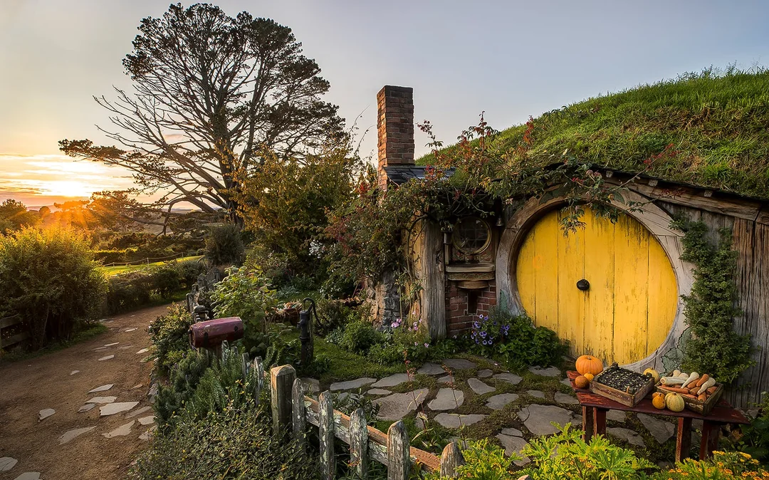 Tour of Hobbiton Movie Set from Rotorua Image 1