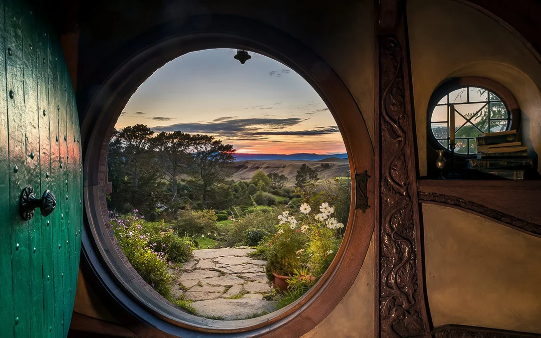 Tour of Hobbiton Movie Set from Rotorua Image 4
