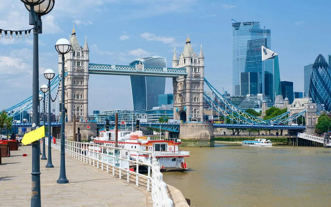 Tower Bridge and Engine Rooms Guided Tour with Thames River Cruise Image 3