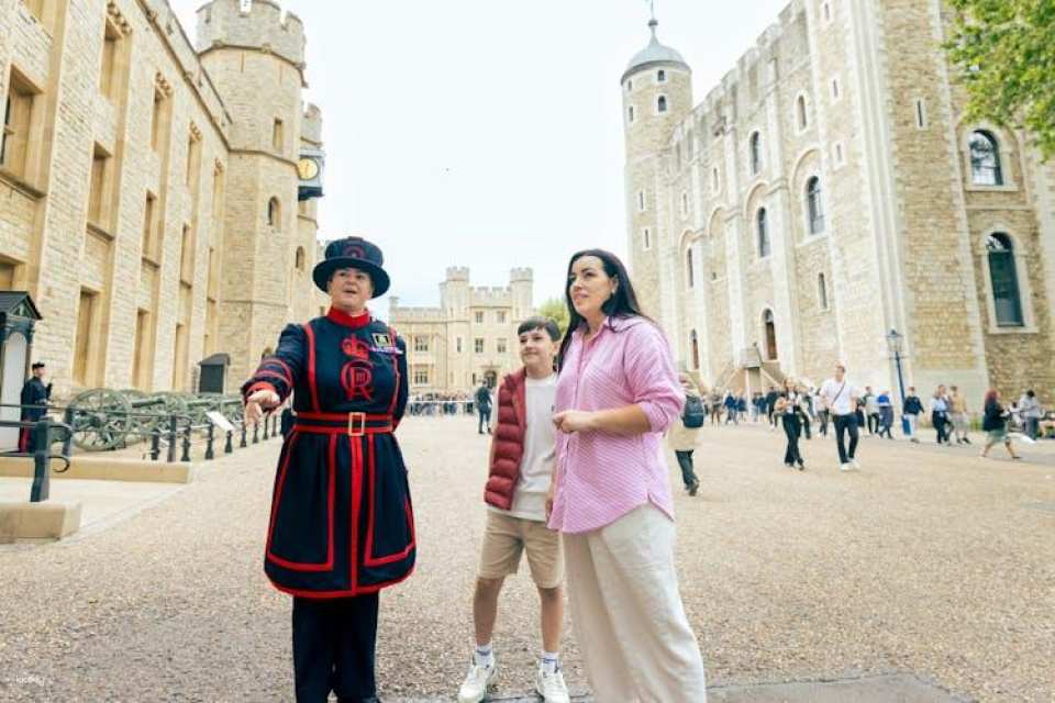 Tower of London, Crown Jewels and Yeoman Warder Walking Tour