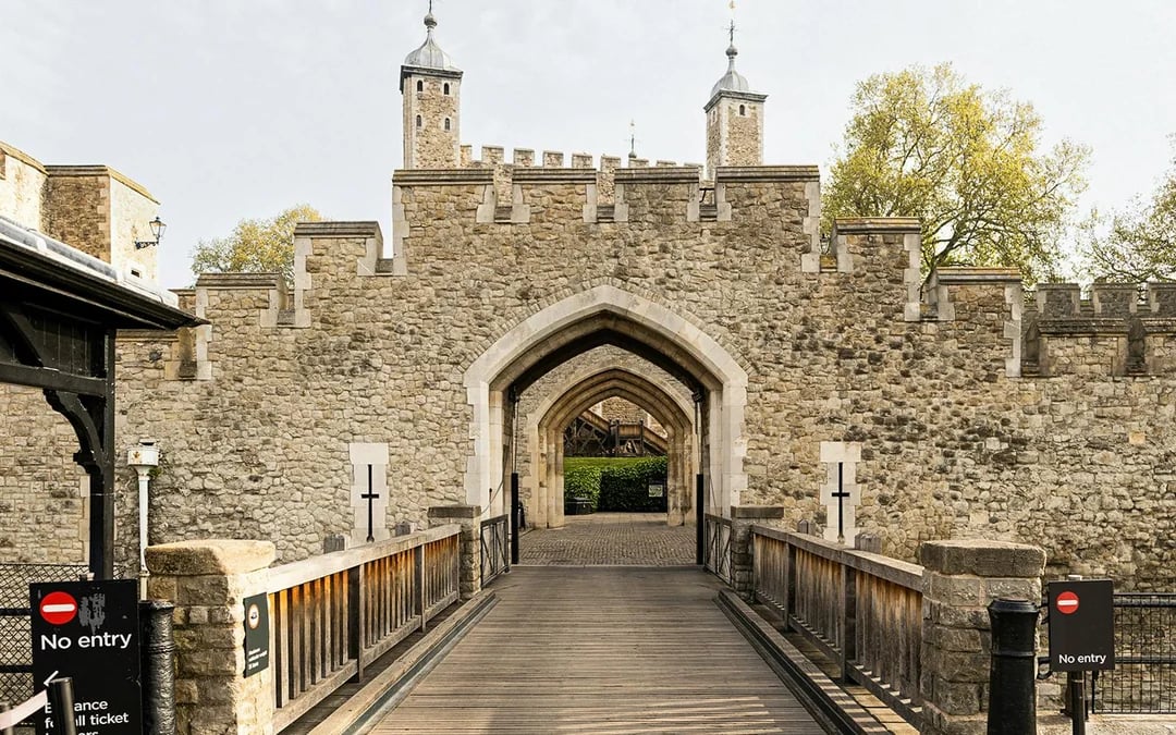 Tower of London Guided Tour with Skip-the-Line Access Image 3