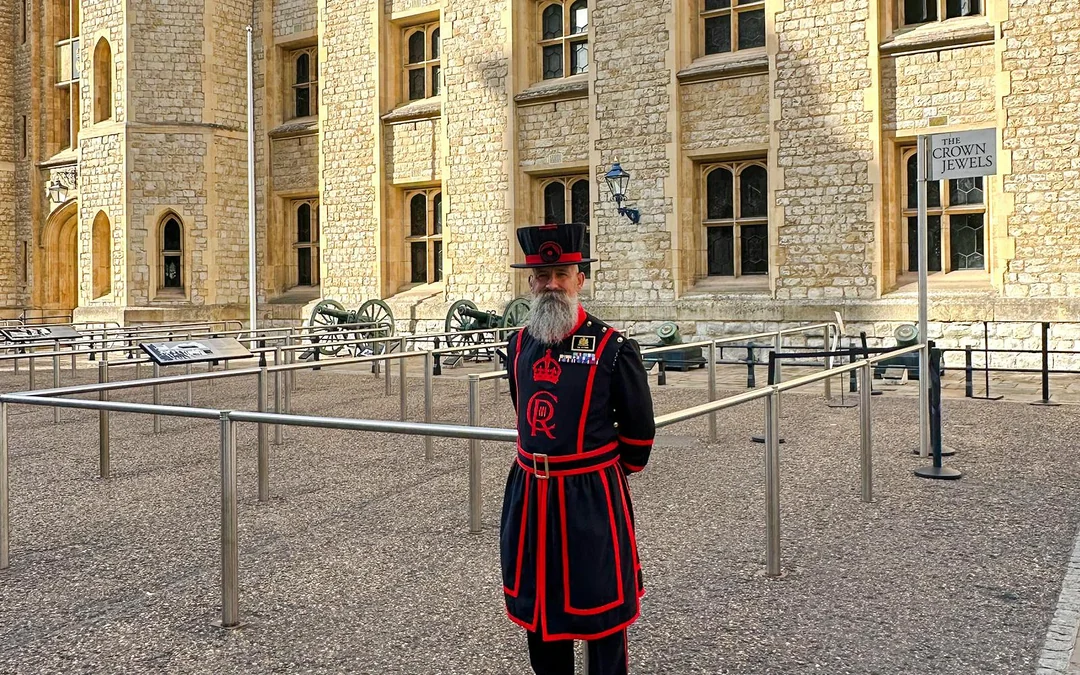 Tower of London Tickets with Access to the Crown Jewels and Beefeater Meet & Greet Image 1