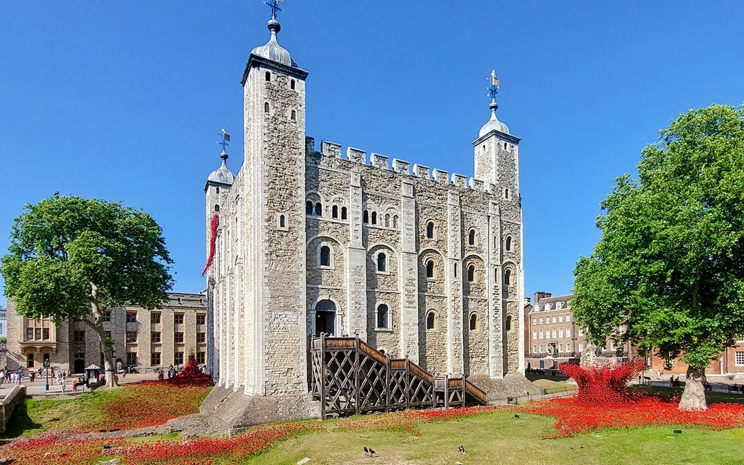 Tower of London Tickets with Access to the Crown Jewels and Beefeater Meet & Greet Image 2