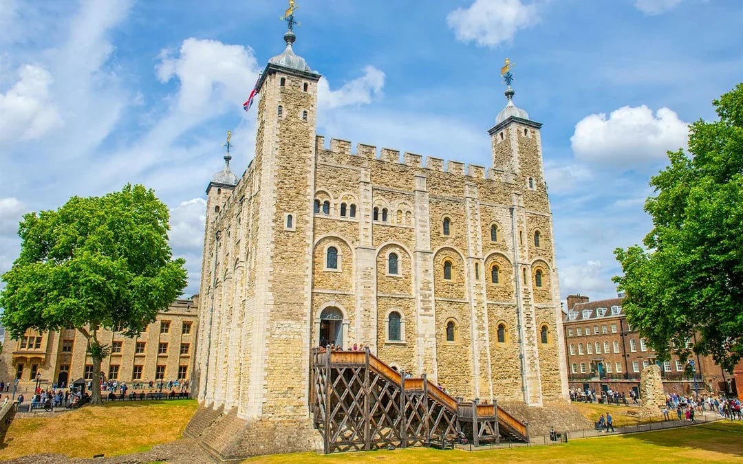 Tower of London Tickets with Access to the Crown Jewels Image 5