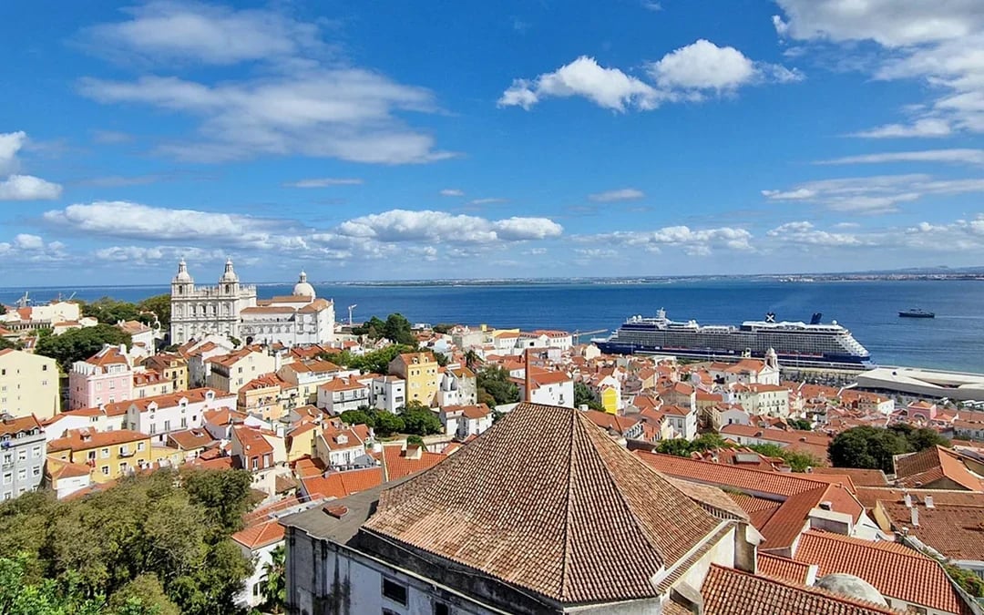 Tower of São Jorge Castle Church Tickets + Free Drink Image 6