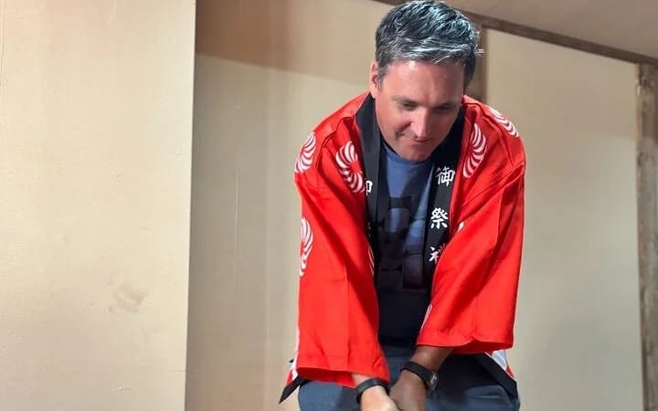 Traditional Mochi Pounding Hands-On Experience with Rice Cake Tasting and Traditional Costume Image 2