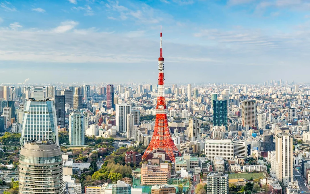 Traditional Yakatabune Hot Pot Cruise with Shamisen Show & Tokyo Tower Entry Image 5