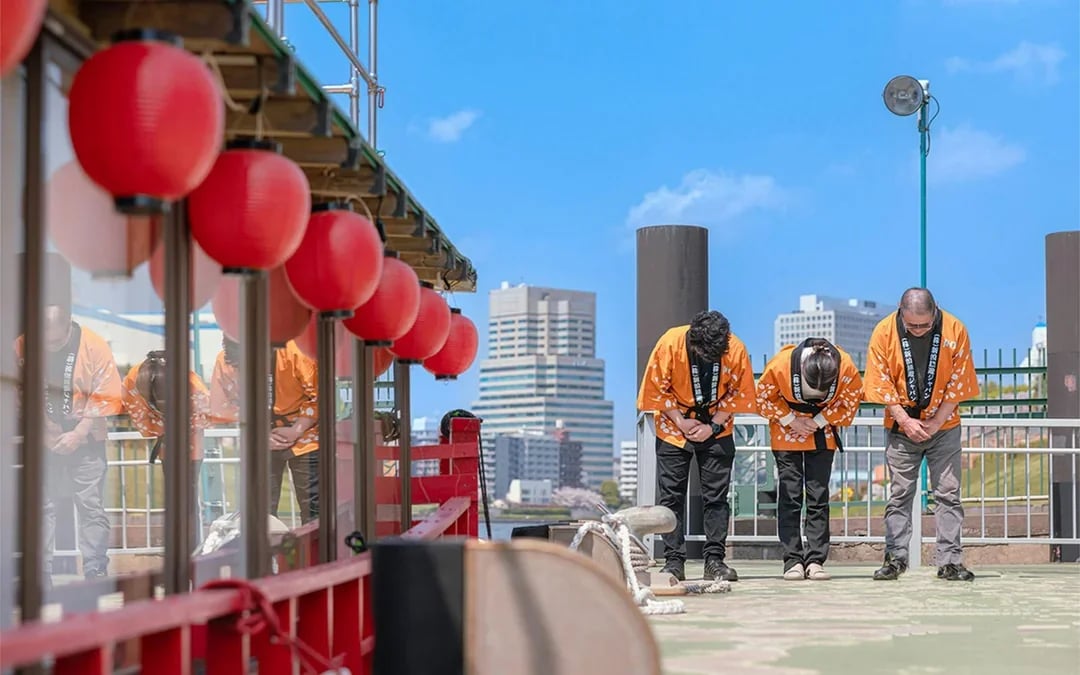 Traditional Yakatabune Hot Pot Cruise with Shamisen Show & Tokyo Tower Entry Image 6