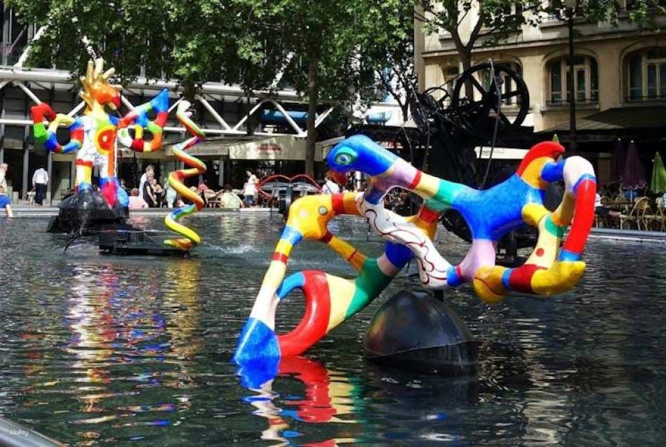Trendy Marais Street Art and Food Walking Audio Tour