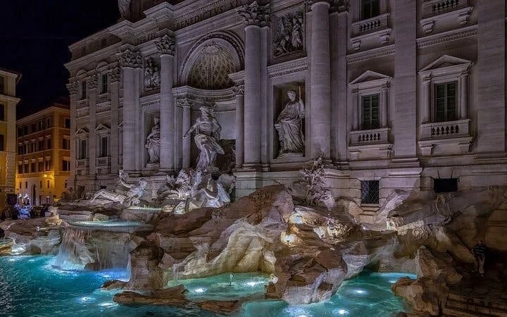 Trevi Fountain Guided Tour with Exclusive Access Image 7