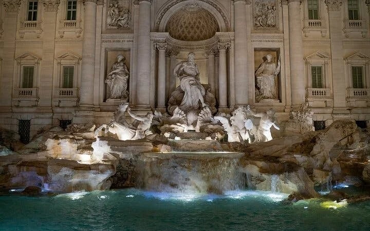 Trevi Fountain Guided Tour with Exclusive Access Image 8