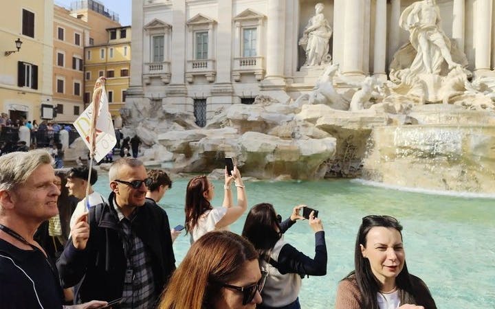 Trevi Fountain Guided Tour with Exclusive Access Image 10