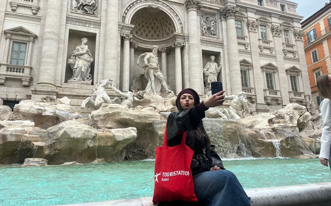 Trevi Fountain Ticket & City Walking Tour Image 1