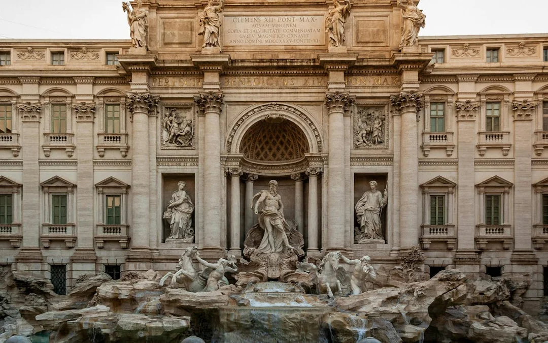 Trevi Fountain Ticket & City Walking Tour Image 4