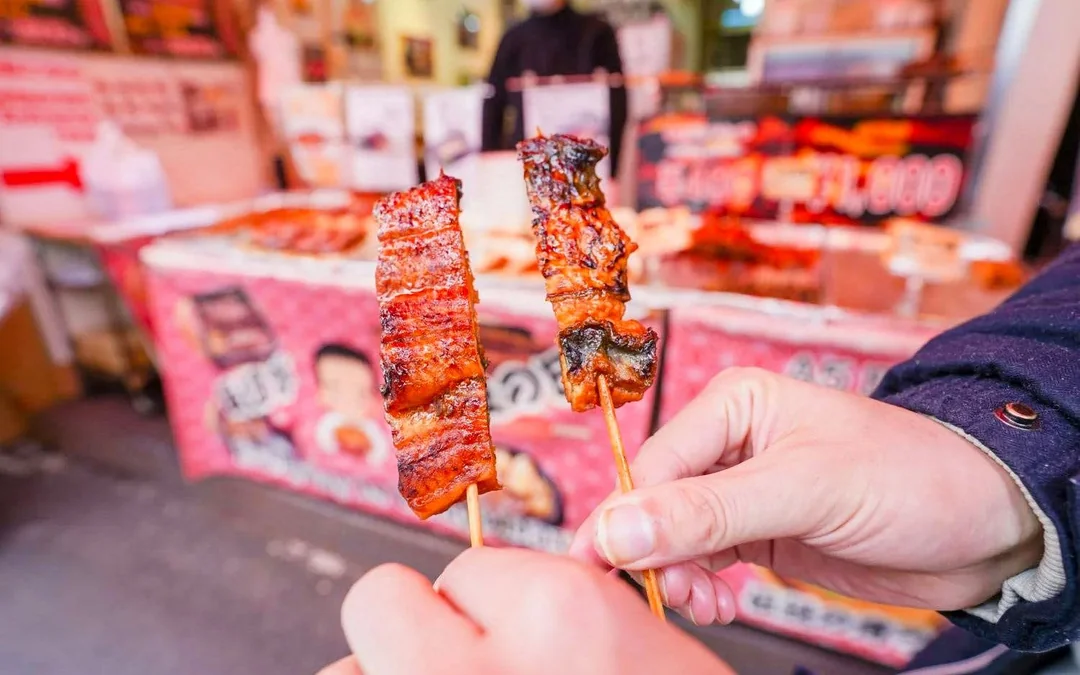 Tsukiji Fish Market: Behind the Scenes & 10 Seafood Tastings Image 4