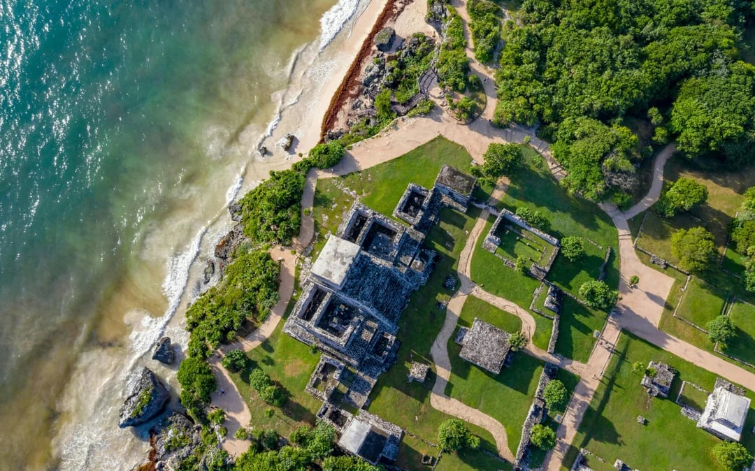 Tulum Archaeological Site Guided Tour Image 8