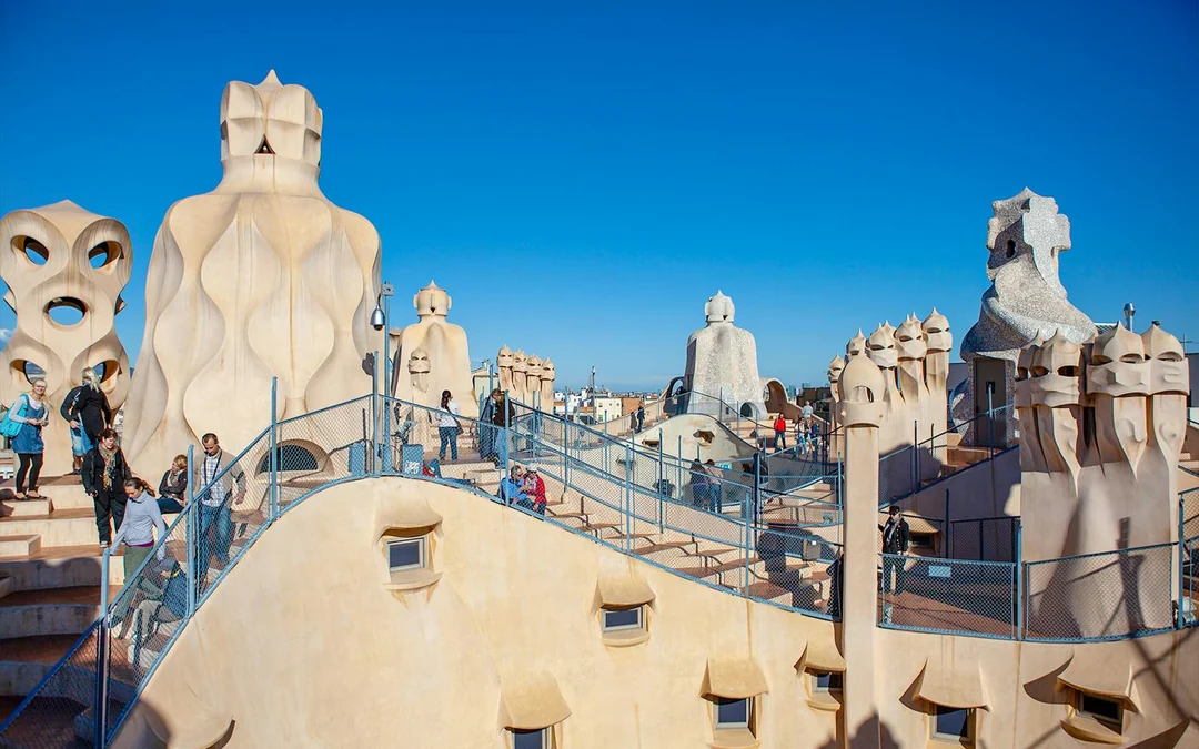 Turbopass Barcelona City Card: 25+ Attractions & Public Transport Image 4