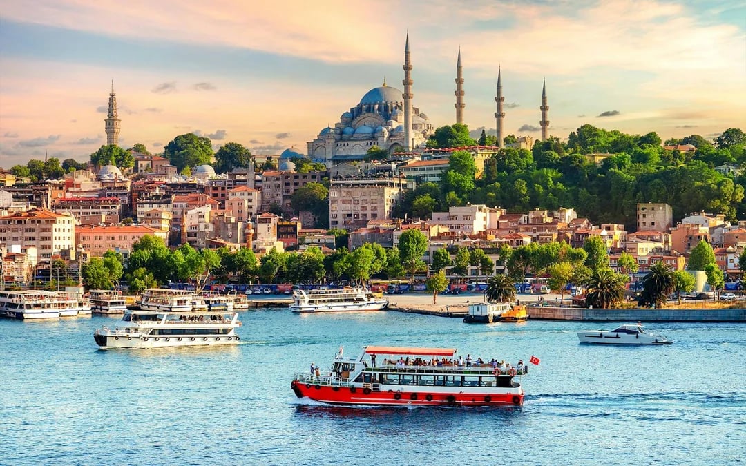 Turkey and Greece Multi-Day Coach Tour with 4-Star Hotels and English-Speaking Guide Image 3