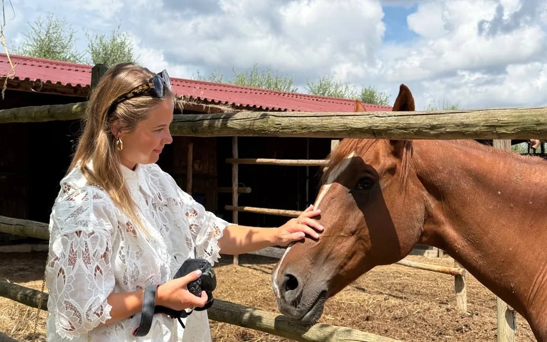 Tuscan Farm Food and Wine Tour with Tastings, Kid-Friendly Drinks, and San Gimignano Visit Image 2