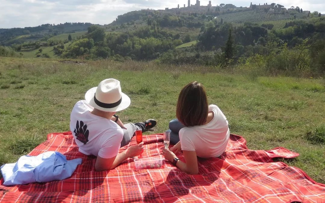 Tuscany Private Tuk Tuk Tour with Countryside Picnic and Winery Visit Image 1