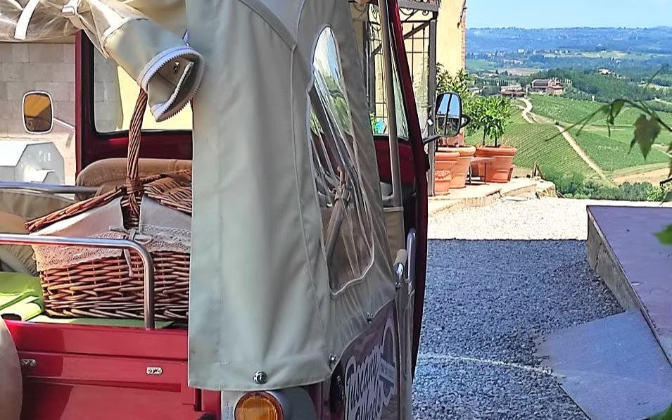 Tuscany Private Tuk Tuk Tour with Countryside Picnic and Winery Visit Image 3