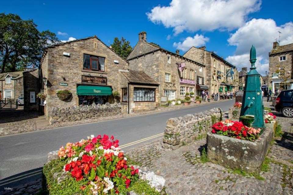 TV series All Creatures Great and Small inspired guided coach tour
